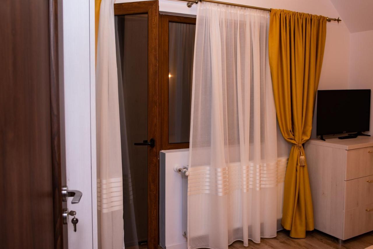 Casuta Doi Ponei Villa Buşteni Екстериор снимка